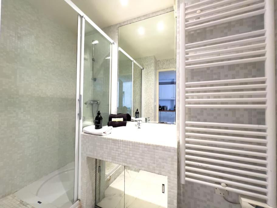 Avec Terrasse Et Vue Arboree Appartement Cannes