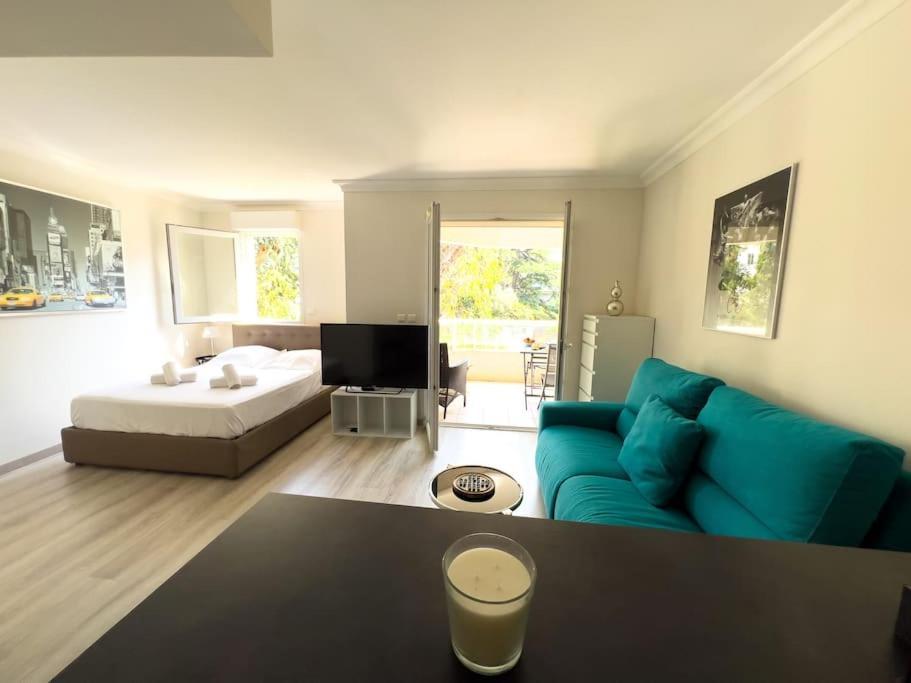 Appartement Avec Terrasse Et Vue Arboree